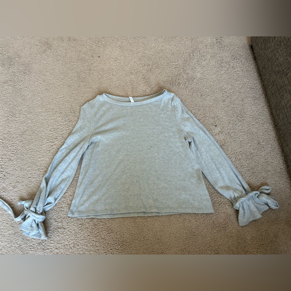 Shirt cute for office job or dress up with jeans